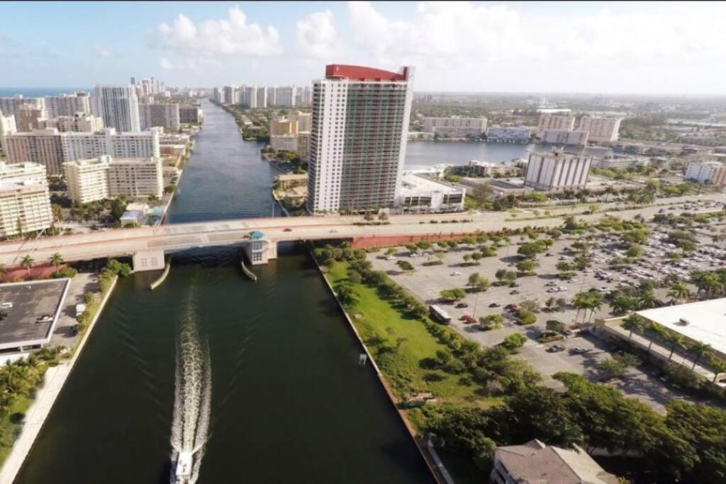 Amazing 1B-1B Apartment With Amazing View! 28A Hallandale Beach Exterior photo